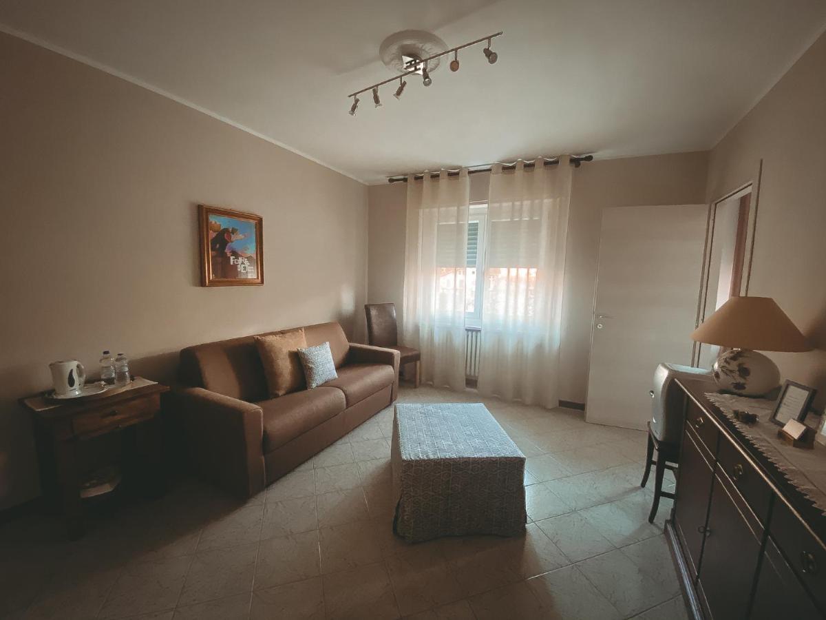 L'Adret Hotel Gressan Bagian luar foto