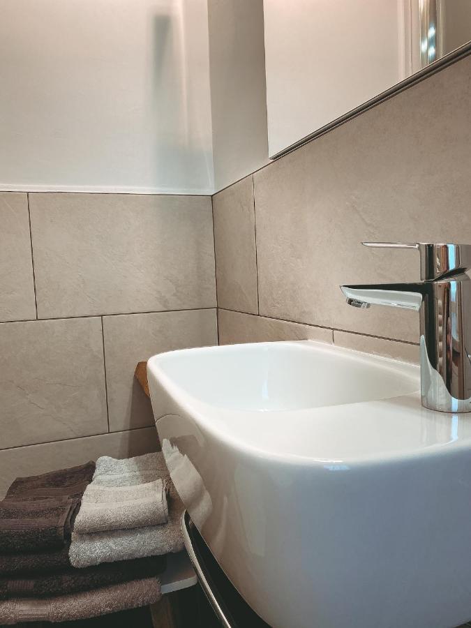 L'Adret Hotel Gressan Bagian luar foto